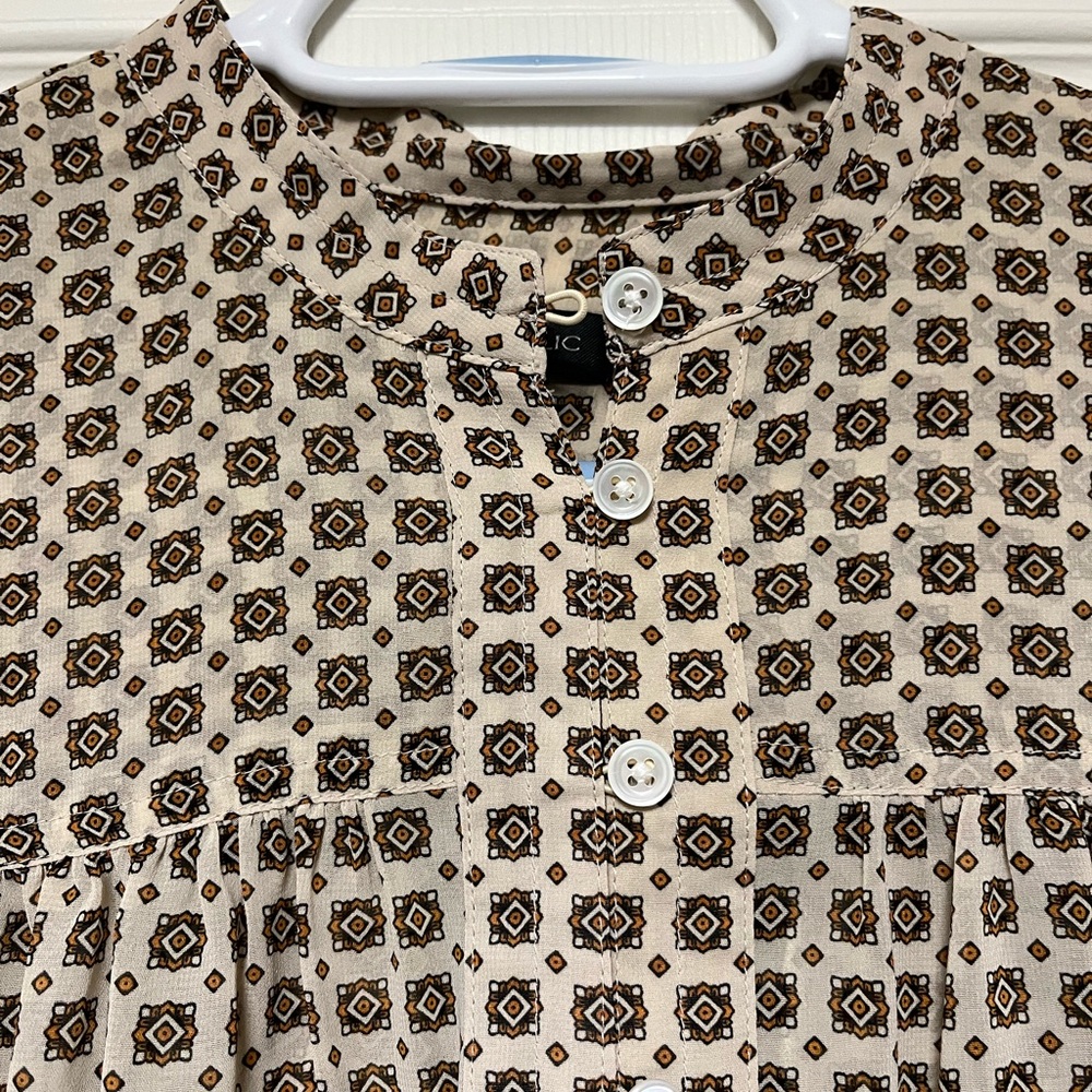 💗Banana Republic SzS Eyelet Medallion Pattern Blouse - Picture 4 of 10